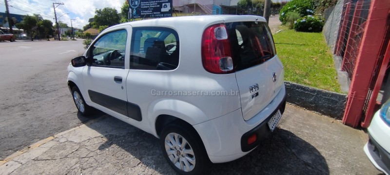 UNO 1.0 EVO VIVACE 8V FLEX 2P MANUAL - 2013 - FARROUPILHA
