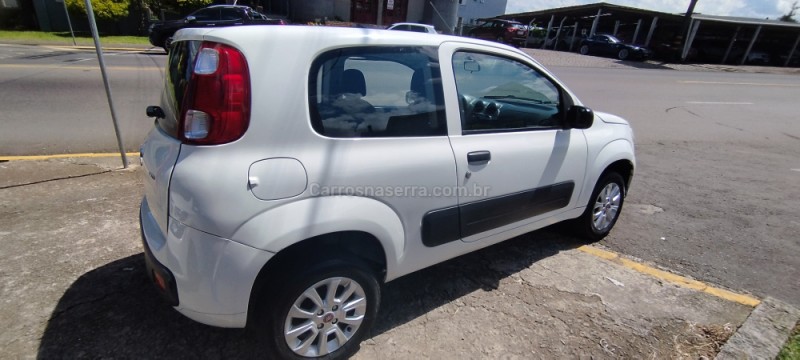 UNO 1.0 EVO VIVACE 8V FLEX 2P MANUAL - 2013 - FARROUPILHA