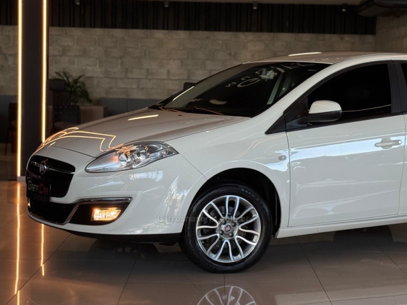 BRAVO 1.8 ESSENCE 16V FLEX 4P MANUAL - 2016 - DOIS IRMãOS
