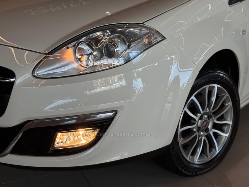 BRAVO 1.8 ESSENCE 16V FLEX 4P MANUAL - 2016 - DOIS IRMãOS