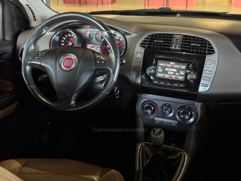 BRAVO 1.8 ESSENCE 16V FLEX 4P MANUAL - 2016 - DOIS IRMãOS