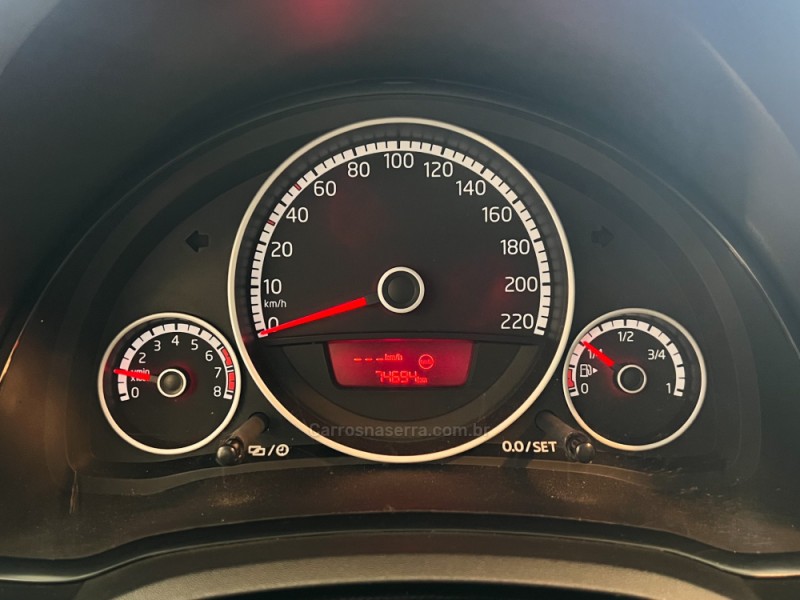 UP 1.0 MPI RED UP 12V FLEX 4P MANUAL - 2017 - FLORES DA CUNHA