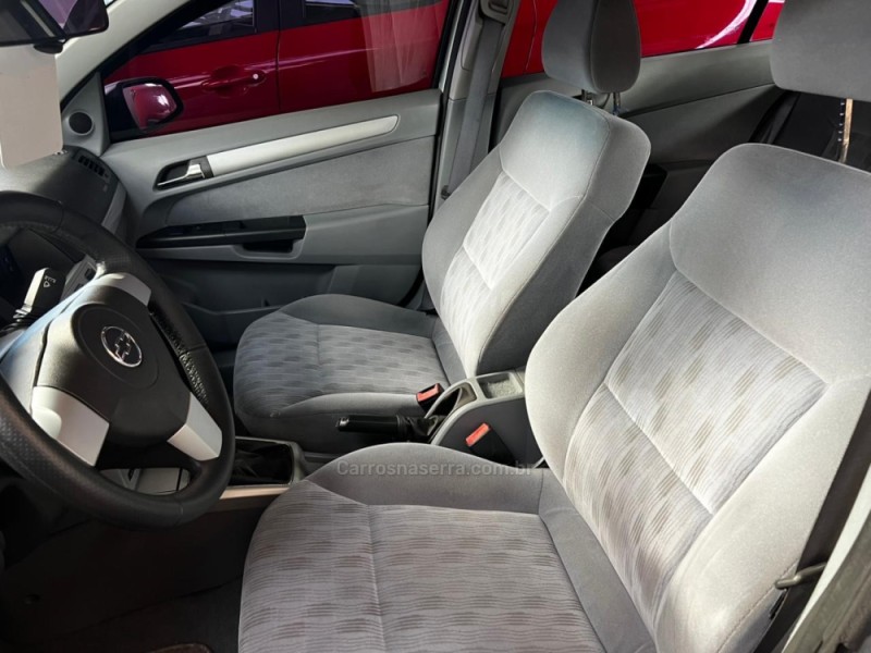 VECTRA 2.0 MPFI ELEGANCE 8V FLEX 4P MANUAL - 2007 - GARIBALDI