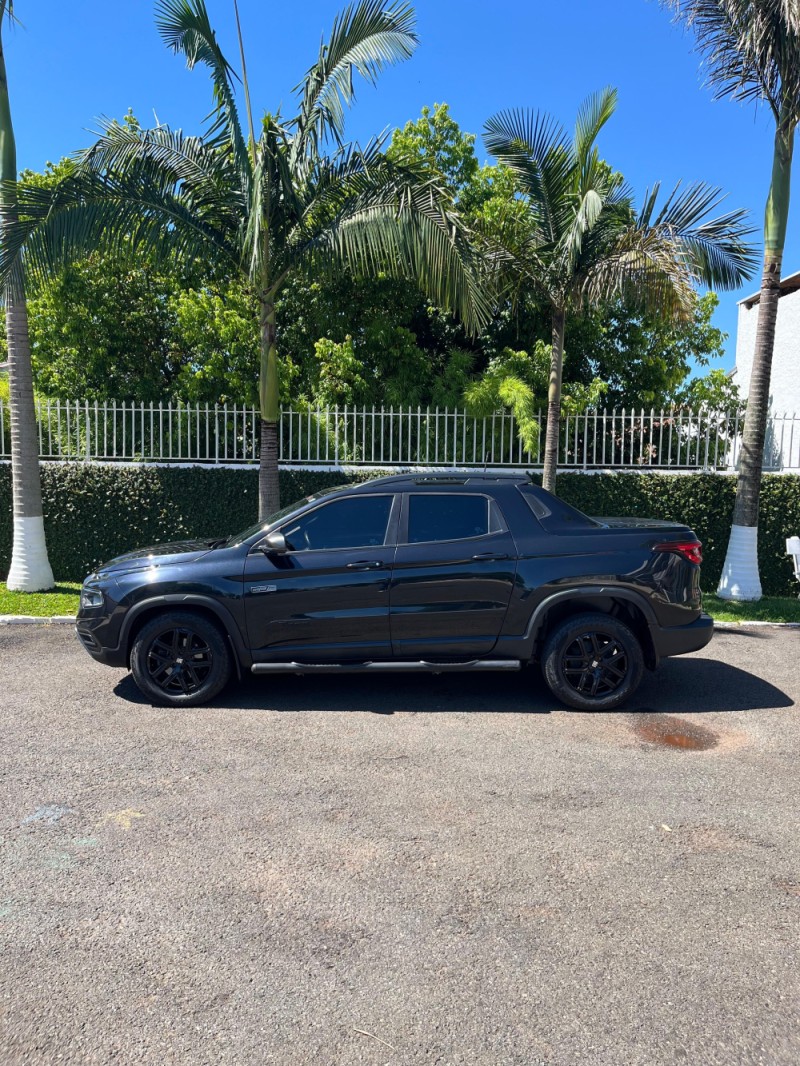 TORO 2.0 16V ULTRA 4X4 AT9 DIESEL 4P AUTOMÁTICO - 2022 - ERECHIM