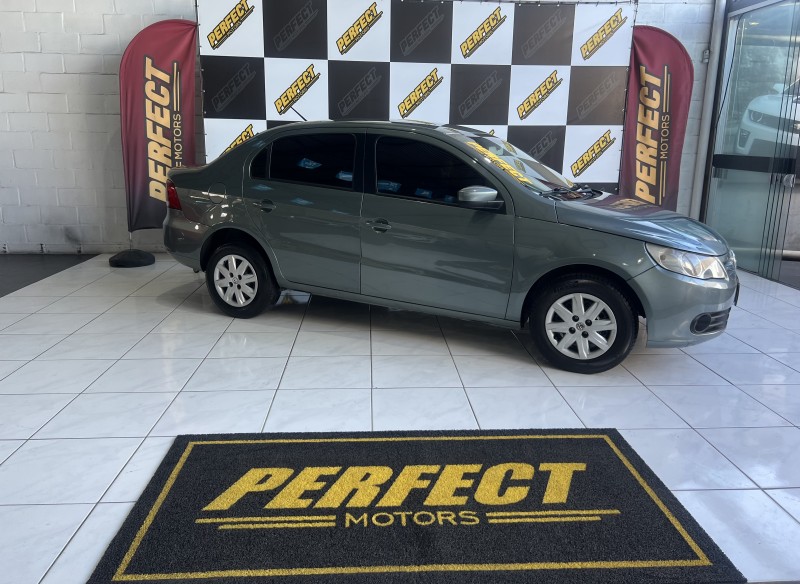 VOYAGE 1.0 MI CITY 8V FLEX 4P MANUAL - 2013 - PORTãO