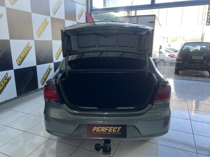 VOYAGE 1.0 MI CITY 8V FLEX 4P MANUAL - 2013 - PORTãO