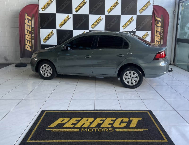 VOYAGE 1.0 MI CITY 8V FLEX 4P MANUAL - 2013 - PORTãO