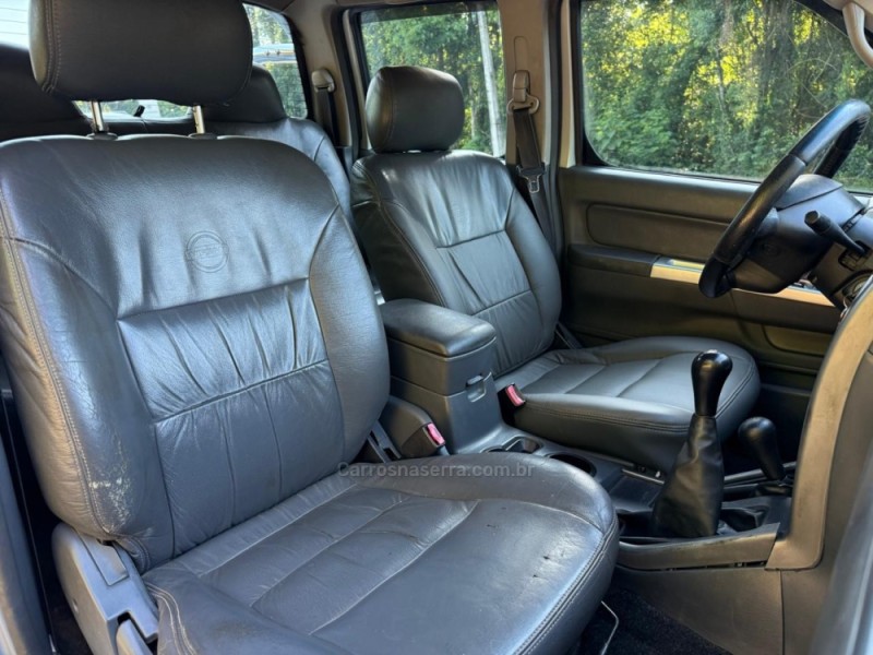 FRONTIER 2.8 SE 4X4 CD TURBO DIESEL 4P MANUAL - 2004 - IVOTI