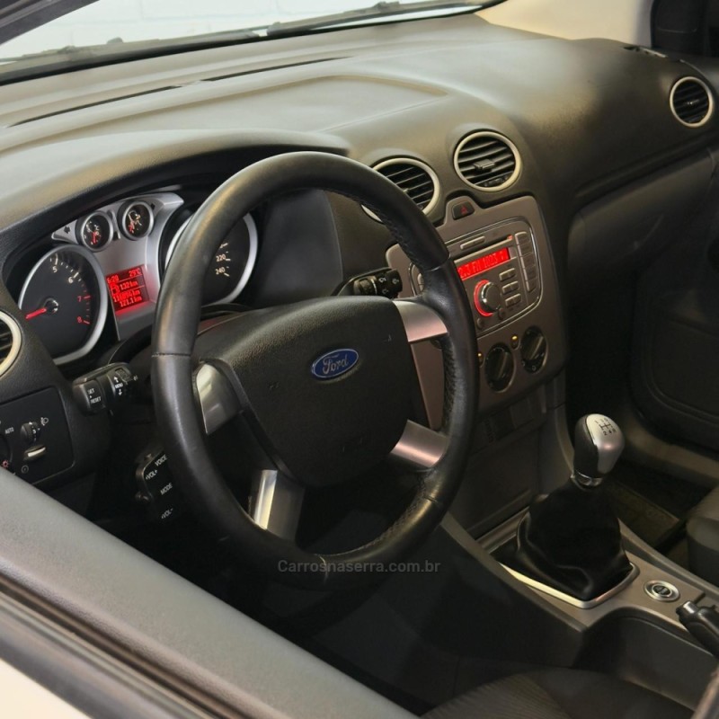 FOCUS 2.0 FC 16V GASOLINA 4P MANUAL - 2013 - NOVO HAMBURGO