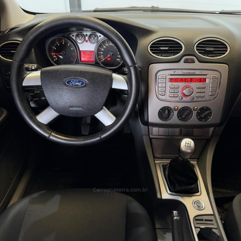 FOCUS 2.0 FC 16V GASOLINA 4P MANUAL - 2013 - NOVO HAMBURGO