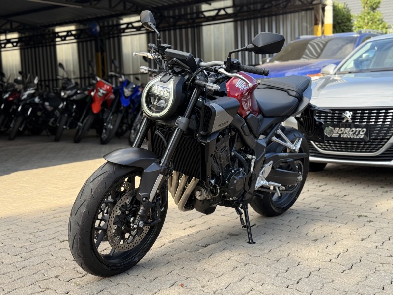 CB 650R E-CLUTCH - 2026 - BENTO GONçALVES