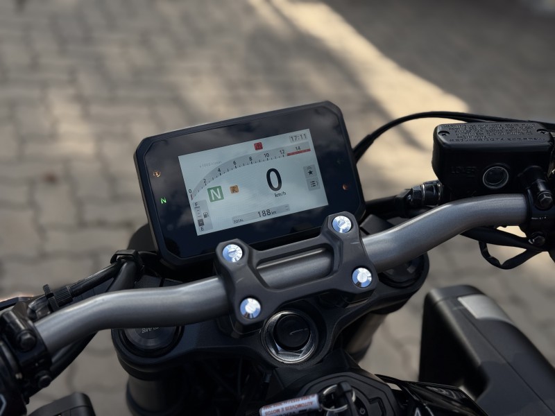 CB 650R E-CLUTCH - 2026 - BENTO GONçALVES