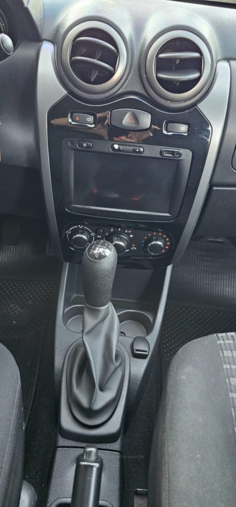 SANDERO 1.6 EXPRESSION 16V FLEX 4P MANUAL - 2014 - IVOTI