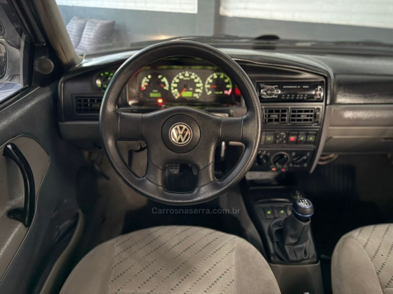 SANTANA 2.0 MI 8V GASOLINA 4P MANUAL - 2002 - NOVO HAMBURGO