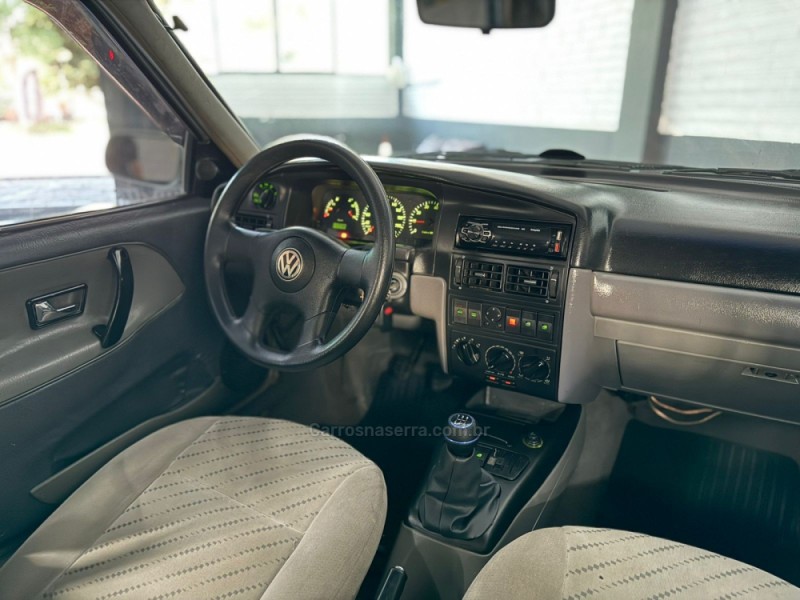 SANTANA 2.0 MI 8V GASOLINA 4P MANUAL - 2002 - NOVO HAMBURGO