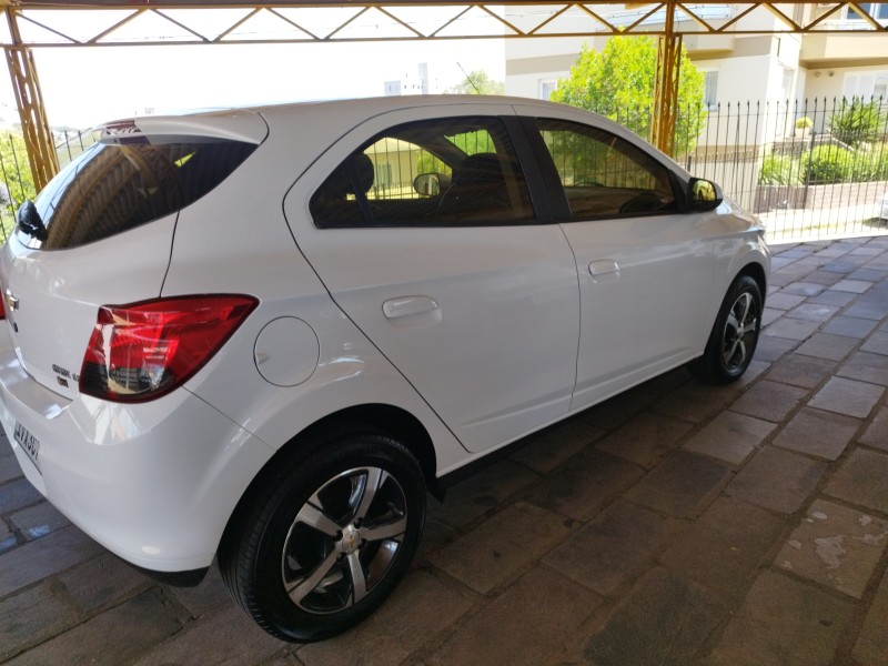 ONIX 1.4 MPFI LT 8V FLEX 4P MANUAL - 2015 - VERANóPOLIS