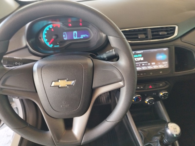 ONIX 1.4 MPFI LT 8V FLEX 4P MANUAL - 2015 - VERANóPOLIS