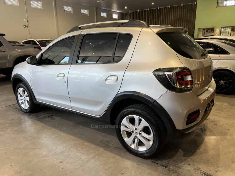 SANDERO 1.6 STEPWAY 8V FLEX 4P MANUAL - 2016 - CAXIAS DO SUL