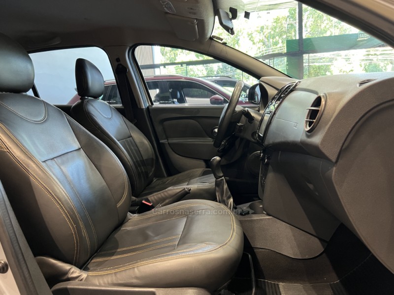 SANDERO 1.6 STEPWAY 8V FLEX 4P MANUAL - 2016 - CAXIAS DO SUL