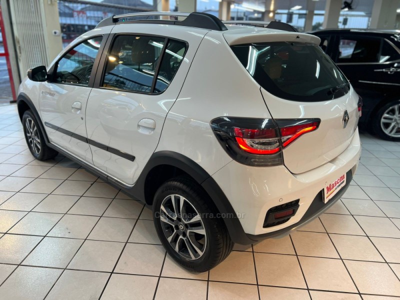 SANDERO 1.6 STEPWAY ICONIC X-TRONIC 16V FLEX 4P AUTOMÁTICO - 2022 - CAXIAS DO SUL