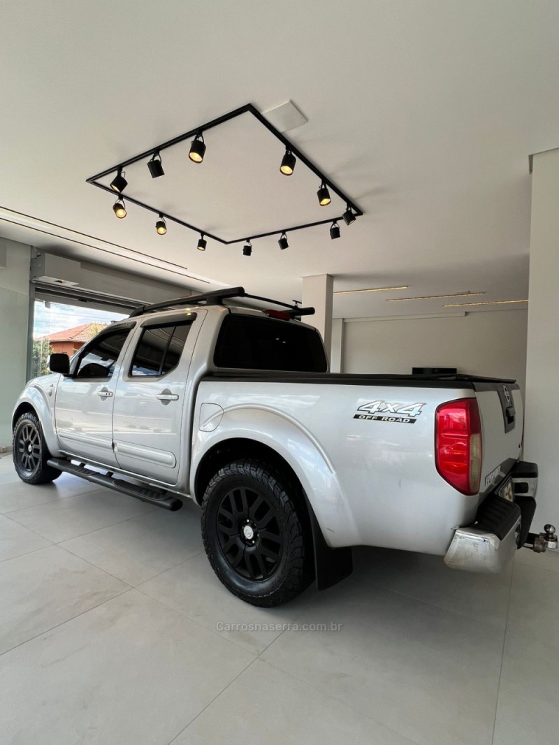 FRONTIER 2.5 SL 10 ANOS 4X4 CD TURBO ELETRONIC DIESEL 4P AUTOMÁTICO - 2013 - CAXIAS DO SUL