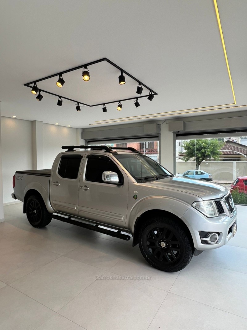 FRONTIER 2.5 SL 10 ANOS 4X4 CD TURBO ELETRONIC DIESEL 4P AUTOMÁTICO - 2013 - CAXIAS DO SUL