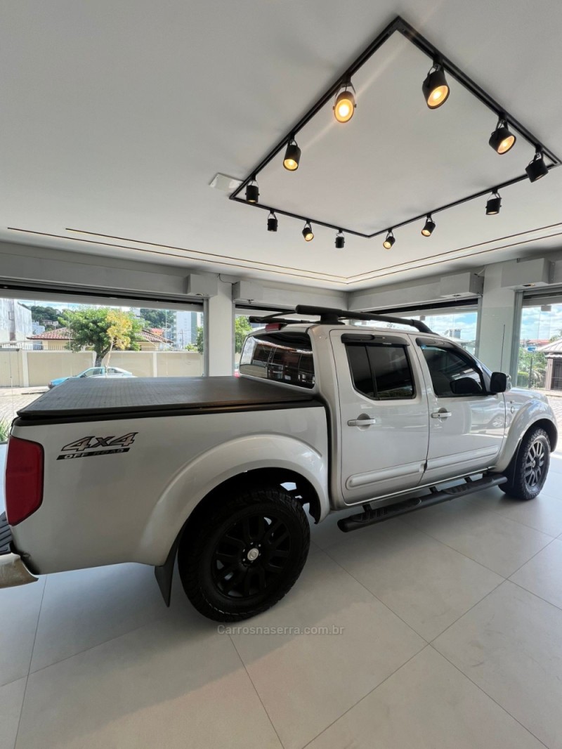 FRONTIER 2.5 SL 10 ANOS 4X4 CD TURBO ELETRONIC DIESEL 4P AUTOMÁTICO - 2013 - CAXIAS DO SUL