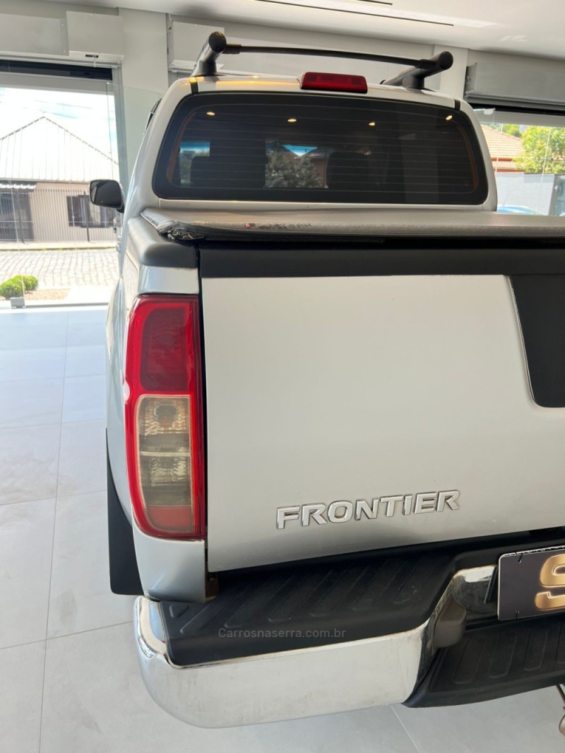 FRONTIER 2.5 SL 10 ANOS 4X4 CD TURBO ELETRONIC DIESEL 4P AUTOMÁTICO - 2013 - CAXIAS DO SUL