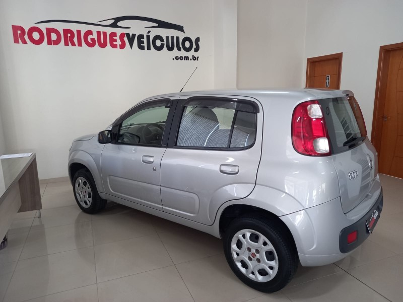 UNO 1.0 EVO VIVACE 8V FLEX 4P MANUAL - 2011 - CAXIAS DO SUL