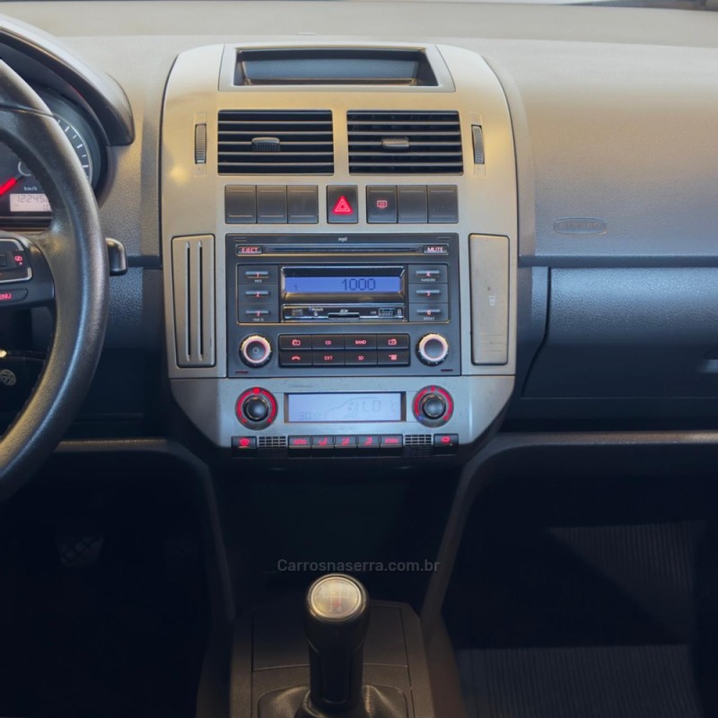 POLO SEDAN 1.6 MI COMFORTLINE 8V FLEX 4P MANUAL - 2014 - NOVO HAMBURGO