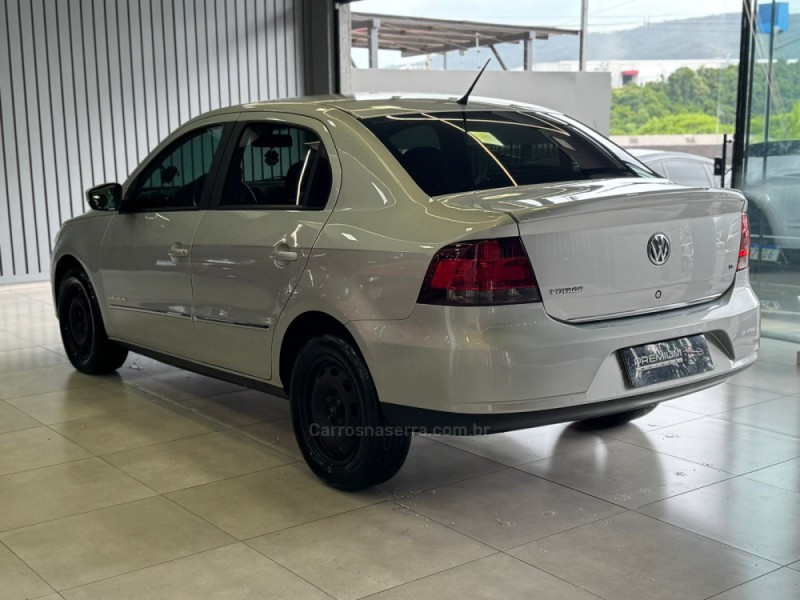 VOYAGE 1.6 MI TRENDLINE 8V FLEX 4P MANUAL - 2011 - DOIS IRMãOS