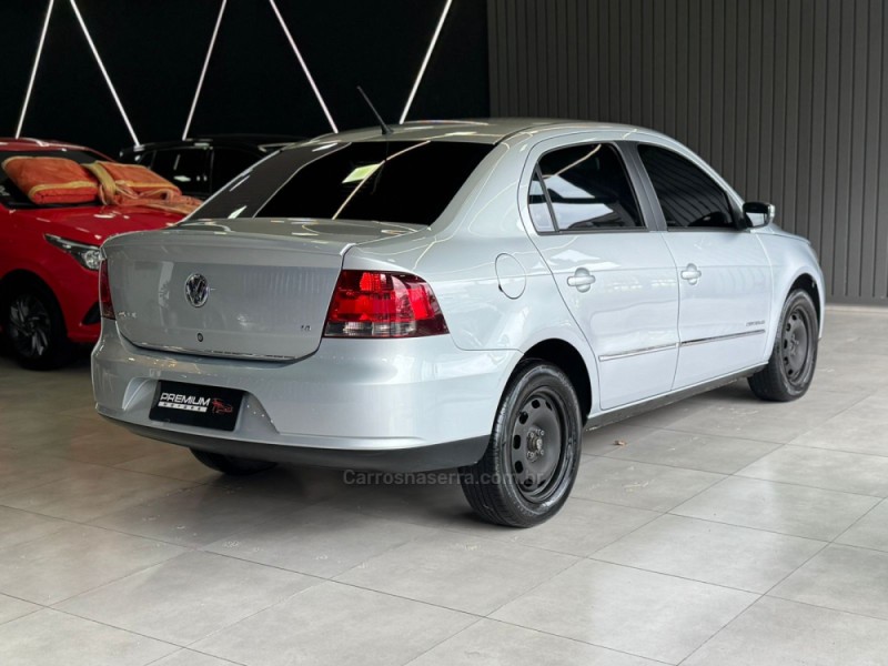 VOYAGE 1.6 MI TRENDLINE 8V FLEX 4P MANUAL - 2011 - DOIS IRMãOS