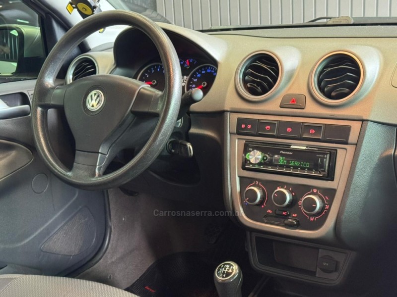 VOYAGE 1.6 MI TRENDLINE 8V FLEX 4P MANUAL - 2011 - DOIS IRMãOS