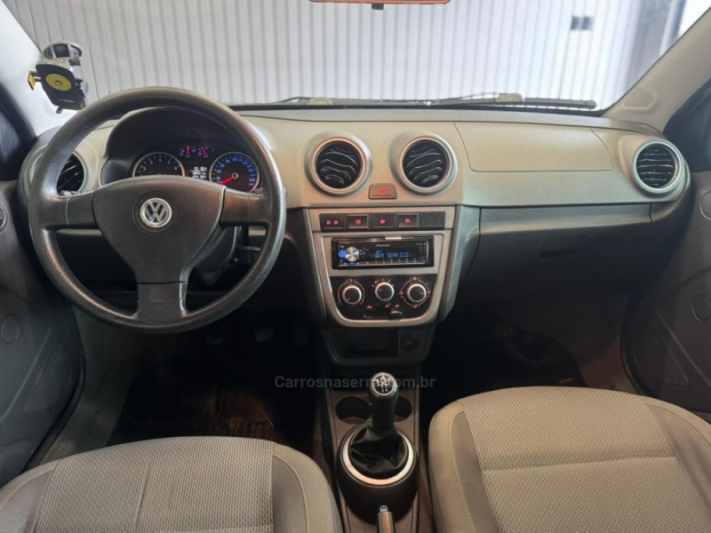 VOYAGE 1.6 MI TRENDLINE 8V FLEX 4P MANUAL - 2011 - DOIS IRMãOS