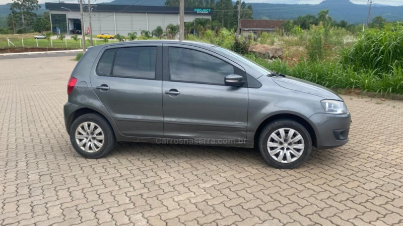 FOX 1.6 MI 8V FLEX 4P MANUAL - 2013 - IVOTI