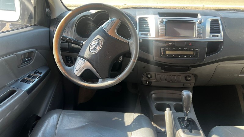 HILUX 2.7 SRV 4X2 CD 16V FLEX 4P AUTOMÁTICO - 2015 - VACARIA