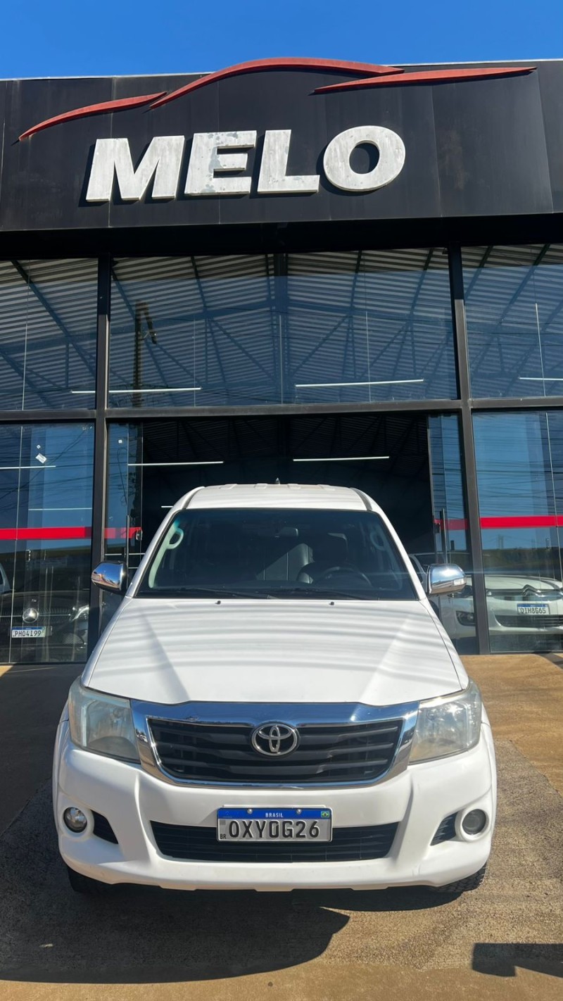 hilux 2.7 srv 4x2 cd 16v flex 4p automatico 2015 vacaria