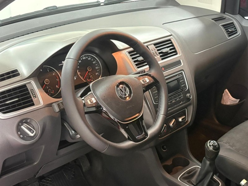 FOX 1.0 MI COMFORTLINE 8V FLEX 4P MANUAL - 2017 - BENTO GONçALVES