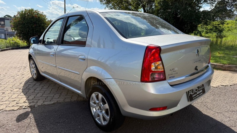 LOGAN 1.6 EXPRESSION 8V FLEX 4P MANUAL - 2013 - DOIS IRMãOS