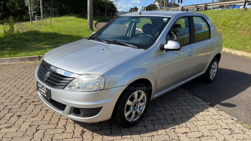 LOGAN 1.6 EXPRESSION 8V FLEX 4P MANUAL - 2013 - DOIS IRMãOS