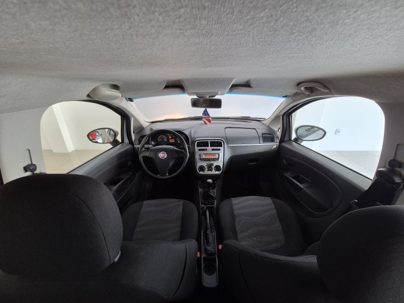 PUNTO 1.4 ATTRACTIVE ITALIA 8V FLEX 4P MANUAL - 2012 - BENTO GONçALVES