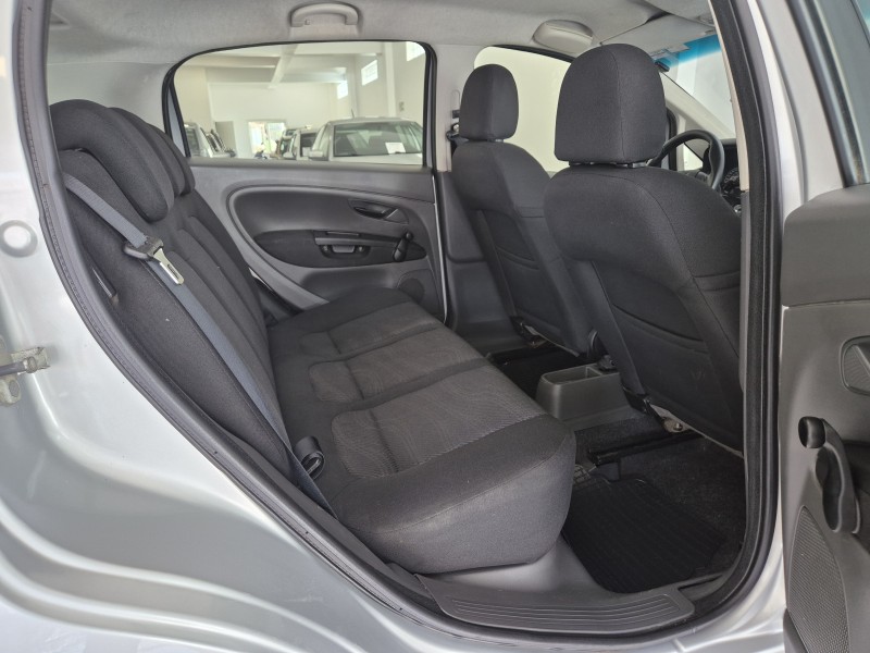 PUNTO 1.4 ATTRACTIVE ITALIA 8V FLEX 4P MANUAL - 2012 - BENTO GONçALVES