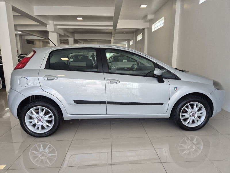 PUNTO 1.4 ATTRACTIVE ITALIA 8V FLEX 4P MANUAL - 2012 - BENTO GONçALVES