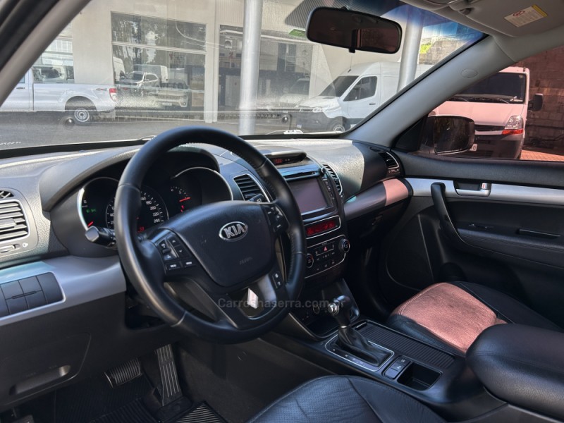 SORENTO 2.4 EX 4X2 16V GASOLINA 4P AUTOMÁTICO - 2015 - FARROUPILHA