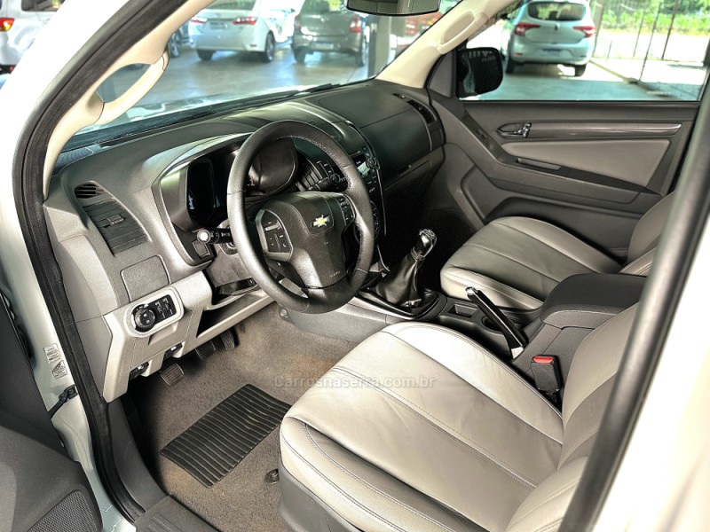 S10 2.4 LTZ 4X2 CD 8V FLEX 4P MANUAL - 2013 - MUçUM