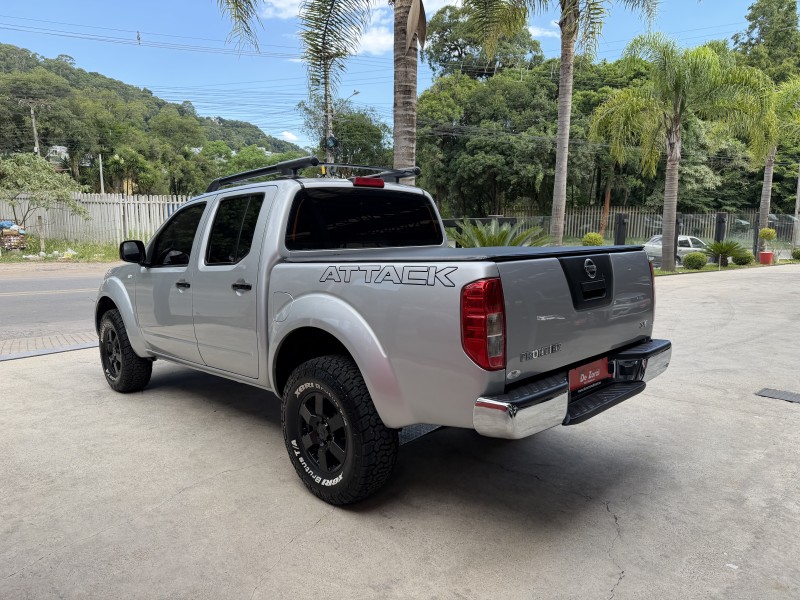 FRONTIER 2.5 SV ATTACK 10 ANOS 4X4 CD TURBO ELETRONIC DIESEL 4P MANUAL - 2013 - CAXIAS DO SUL