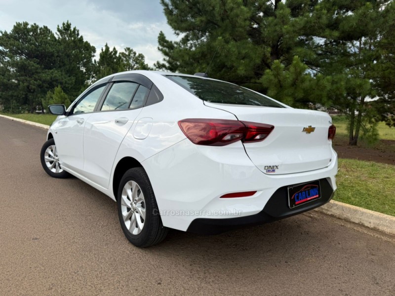 ONIX 1.0 LT 12V TURBO FLEX 4P MANUAL - 2023 - VACARIA