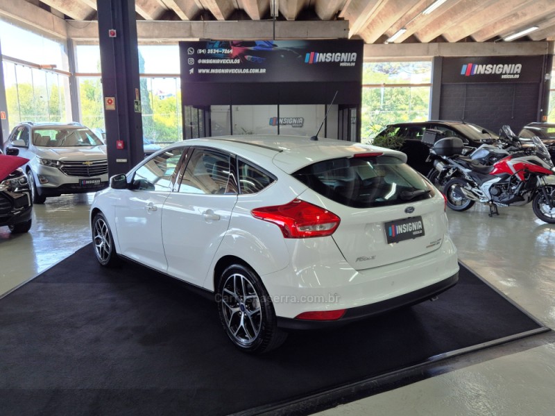 FOCUS 2.0 TITANIUM HATCH 16V FLEX 4P AUTOMÁTICO - 2016 - CAXIAS DO SUL