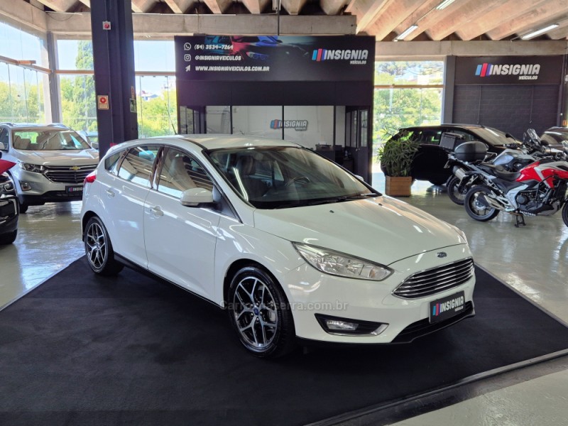 FOCUS 2.0 TITANIUM HATCH 16V FLEX 4P AUTOMÁTICO - 2016 - CAXIAS DO SUL