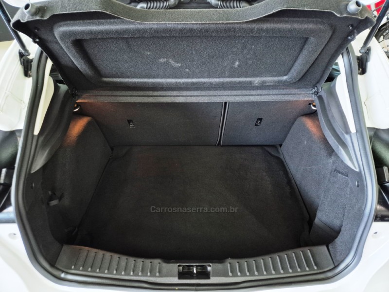 FOCUS 2.0 TITANIUM HATCH 16V FLEX 4P AUTOMÁTICO - 2016 - CAXIAS DO SUL